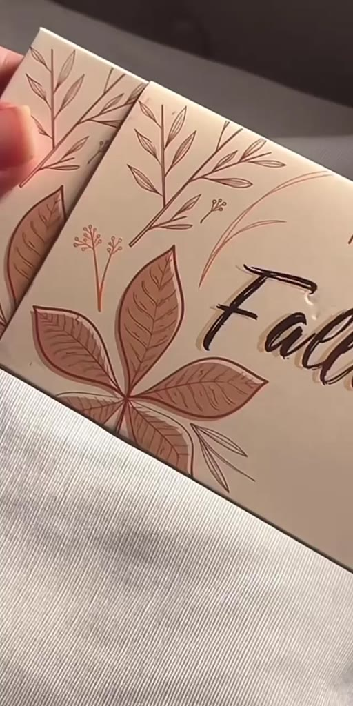 Paleta de Sombras Falling Leaves Ruby Rose - Alta Pigmentação | 14 Cores Opacas + Brilho Cintilante